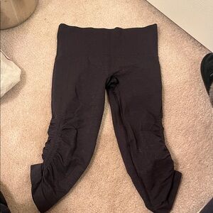 Lululemon dark grey crop Leggings